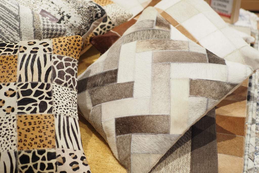 Cómo combinar telas, colores y texturas para conseguir una decoración más acogedora
