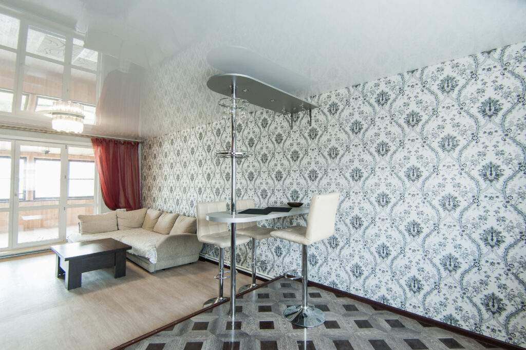 Papel pintado o mural decorativo: diferencias, ventajas y cuándo elegir cada opción